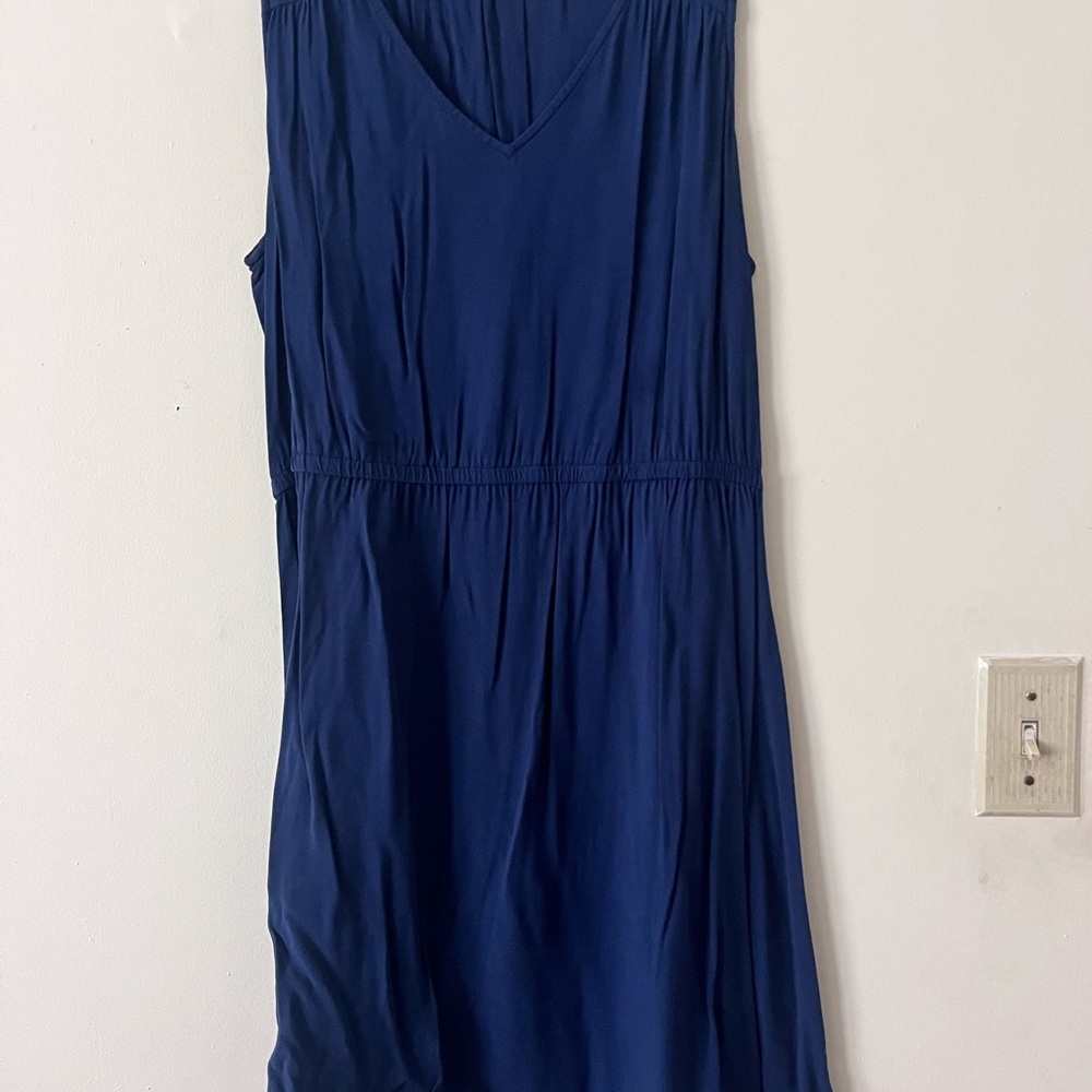 Elegant Navy Blue Sleeveless Dress